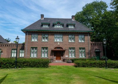 1953 Villa wordt gemeentehuis